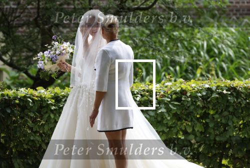 Oegstgeest 30 juli 2022
Trouwen Maxime Meiland en Leroy Molkenboer op kasteel Oud Poelgeest . Aanwezig natuurlijk Martien Meiland Erica Meiland Montana Meiland en haar partner Dirk Hoogstraten. Ook hun dochters Claire en Vive waren aanwezig.