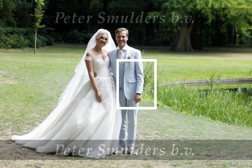 Oegstgeest 30 juli 2022
Trouwen Maxime Meiland en Leroy Molkenboer op kasteel Oud Poelgeest . Aanwezig natuurlijk Martien Meiland Erica Meiland Montana Meiland en haar partner Dirk Hoogstraten. Ook hun dochters Claire en Vive waren aanwezig.