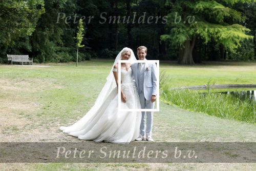 Oegstgeest 30 juli 2022
Trouwen Maxime Meiland en Leroy Molkenboer op kasteel Oud Poelgeest . Aanwezig natuurlijk Martien Meiland Erica Meiland Montana Meiland en haar partner Dirk Hoogstraten. Ook hun dochters Claire en Vive waren aanwezig.