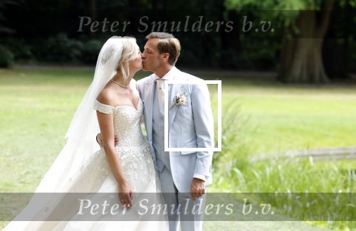 Oegstgeest 30 juli 2022
Trouwen Maxime Meiland en Leroy Molkenboer op kasteel Oud Poelgeest . Aanwezig natuurlijk Martien Meiland Erica Meiland Montana Meiland en haar partner Dirk Hoogstraten. Ook hun dochters Claire en Vive waren aanwezig.