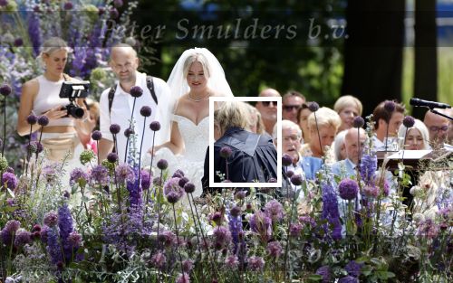 Oegstgeest 30 juli 2022
Trouwen Maxime Meiland en Leroy Molkenboer op kasteel Oud Poelgeest . Aanwezig natuurlijk Martien Meiland Erica Meiland Montana Meiland en haar partner Dirk Hoogstraten. Ook hun dochters Claire en Vive waren aanwezig.