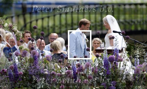 Oegstgeest 30 juli 2022
Trouwen Maxime Meiland en Leroy Molkenboer op kasteel Oud Poelgeest . Aanwezig natuurlijk Martien Meiland Erica Meiland Montana Meiland en haar partner Dirk Hoogstraten. Ook hun dochters Claire en Vive waren aanwezig.