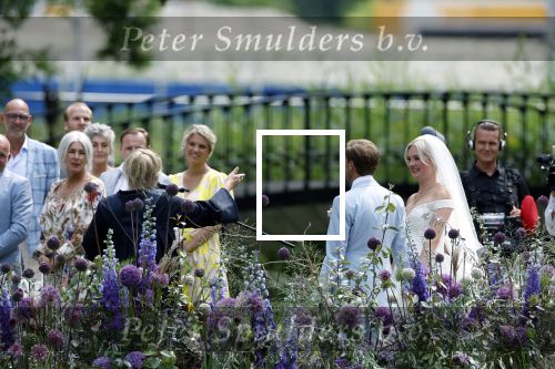 Oegstgeest 30 juli 2022
Trouwen Maxime Meiland en Leroy Molkenboer op kasteel Oud Poelgeest . Aanwezig natuurlijk Martien Meiland Erica Meiland Montana Meiland en haar partner Dirk Hoogstraten. Ook hun dochters Claire en Vive waren aanwezig.