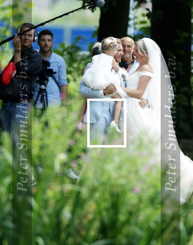 Oegstgeest 30 juli 2022
Trouwen Maxime Meiland en Leroy Molkenboer op kasteel Oud Poelgeest . Aanwezig natuurlijk Martien Meiland Erica Meiland Montana Meiland en haar partner Dirk Hoogstraten. Ook hun dochters Claire en Vive waren aanwezig.