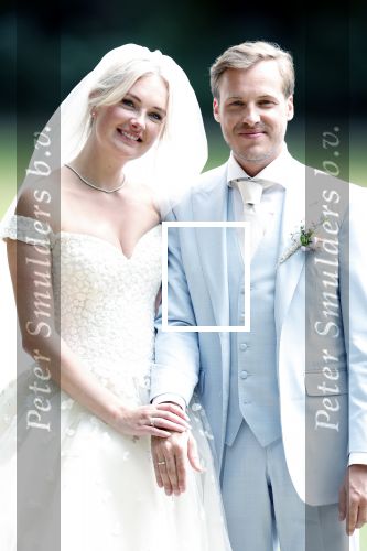 Oegstgeest 30 juli 2022
Trouwen Maxime Meiland en Leroy Molkenboer op kasteel Oud Poelgeest . Aanwezig natuurlijk Martien Meiland Erica Meiland Montana Meiland en haar partner Dirk Hoogstraten. Ook hun dochters Claire en Vive waren aanwezig.