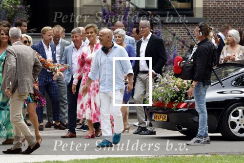 Oegstgeest 30 juli 2022
Trouwen Maxime Meiland en Leroy Molkenboer op kasteel Oud Poelgeest . Aanwezig natuurlijk Martien Meiland Erica Meiland Montana Meiland en haar partner Dirk Hoogstraten. Ook hun dochters Claire en Vive waren aanwezig. gasten