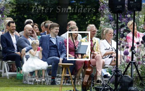 Oegstgeest 30 juli 2022
Trouwen Maxime Meiland en Leroy Molkenboer op kasteel Oud Poelgeest . Aanwezig natuurlijk Martien Meiland Erica Meiland Montana Meiland en haar partner Dirk Hoogstraten. Ook hun dochters Claire en Vive waren aanwezig.