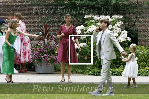 Oegstgeest 30 juli 2022
Trouwen Maxime Meiland en Leroy Molkenboer op kasteel Oud Poelgeest . Aanwezig natuurlijk Martien Meiland Erica Meiland Montana Meiland en haar partner Dirk Hoogstraten. Ook hun dochters Claire en Vive waren aanwezig. Broer Martien Meiland