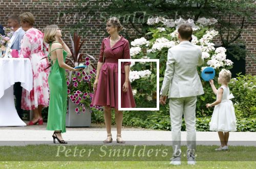 Oegstgeest 30 juli 2022
Trouwen Maxime Meiland en Leroy Molkenboer op kasteel Oud Poelgeest . Aanwezig natuurlijk Martien Meiland Erica Meiland Montana Meiland en haar partner Dirk Hoogstraten. Ook hun dochters Claire en Vive waren aanwezig. Broer Martien Meiland
