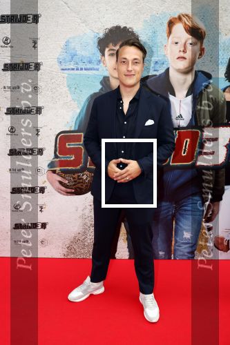 Amsterdam 20 juli 2022
Premiere Strijder in Tuschinski. Soufiane Touzani , Martijn Fischer Maartje v d Wetering Maik Cillekens Anouar Kasmi en Kailani Busker spelen de hoofdrollen. Noah Zeeuw
