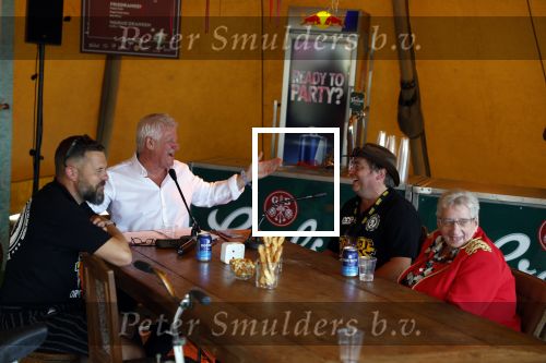 Lichtenvoorde 12 juli 2022
Frans bauer op persconferentie zwarte croos ivm het afscheid van tante Rikie . Jaap v Deurzen begeleidt de persconferentie waar ook Gijs Jolink aanschuift. Ronnie Degen