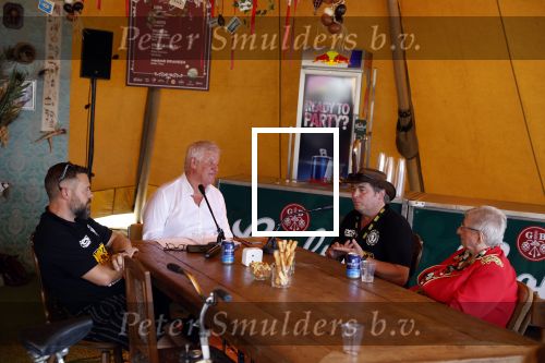 Lichtenvoorde 12 juli 2022
Frans bauer op persconferentie zwarte croos ivm het afscheid van tante Rikie . Jaap v Deurzen begeleidt de persconferentie waar ook Gijs Jolink aanschuift. Ronnie Degen