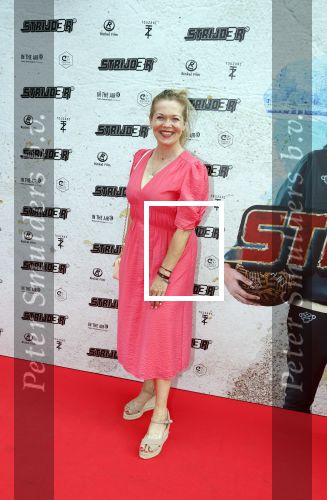 Amsterdam 20 juli 2022
Premiere Strijder in Tuschinski. Soufiane Touzani , Martijn Fischer Maartje v d Wetering Maik Cillekens Anouar Kasmi en Kailani Busker spelen de hoofdrollen. Roos Schlikker kwam met haar zoon