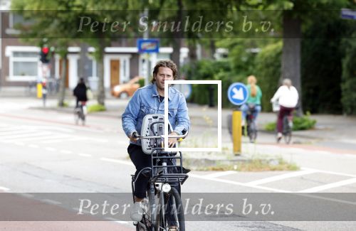 Amsterdam 27 juli 2022
Sascha Visser op de fiets in Amsterdam zuid