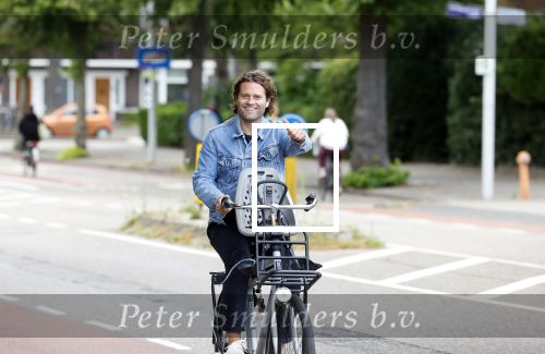 Amsterdam 27 juli 2022
Sascha Visser op de fiets in Amsterdam zuid