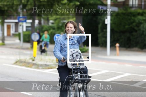 Amsterdam 27 juli 2022
Sascha Visser op de fiets in Amsterdam zuid