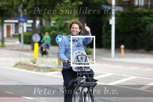 Amsterdam 27 juli 2022
Sascha Visser op de fiets in Amsterdam zuid