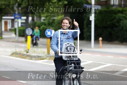 Amsterdam 27 juli 2022
Sascha Visser op de fiets in Amsterdam zuid