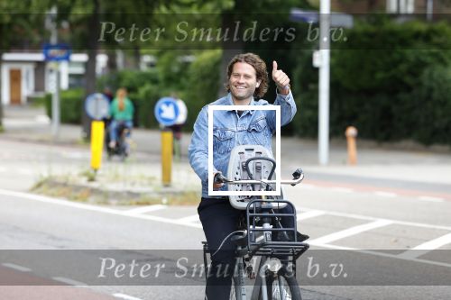 Amsterdam 27 juli 2022
Sascha Visser op de fiets in Amsterdam zuid