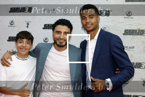 Amsterdam 20 juli 2022
Premiere Strijder in Tuschinski. Soufiane Touzani , Martijn Fischer Maartje v d Wetering Maik Cillekens Anouar Kasmi en Kailani Busker spelen de hoofdrollen. Soufiane Touzani  Cody Gakpo en Rayane Bounida