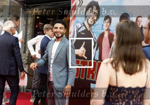 Amsterdam 20 juli 2022
Premiere Strijder in Tuschinski. Soufiane Touzani , Martijn Fischer Maartje v d Wetering Maik Cillekens Anouar Kasmi en Kailani Busker spelen de hoofdrollen.