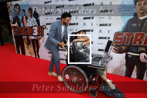Amsterdam 20 juli 2022
Premiere Strijder in Tuschinski. Soufiane Touzani , Martijn Fischer Maartje v d Wetering Maik Cillekens Anouar Kasmi en Kailani Busker spelen de hoofdrollen.