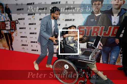 Amsterdam 20 juli 2022
Premiere Strijder in Tuschinski. Soufiane Touzani , Martijn Fischer Maartje v d Wetering Maik Cillekens Anouar Kasmi en Kailani Busker spelen de hoofdrollen.