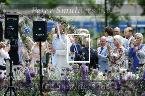 Oegstgeest 30 juli 2022
Trouwen Maxime Meiland en Leroy Molkenboer op kasteel Oud Poelgeest . Aanwezig natuurlijk Martien Meiland Erica Meiland Montana Meiland en haar partner Dirk Hoogstraten. Ook hun dochters Claire en Vive waren aanwezig. Trouwambtenaar