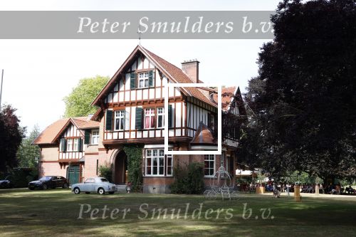 Diepenheim 31 juli 2022
Wibi Soerjadi krijgt na een tuinconcert in de tuin van zij n huis een koninklijke onderscheiding . Zijn nieuwe vriendin Myrthe is aanwezig .