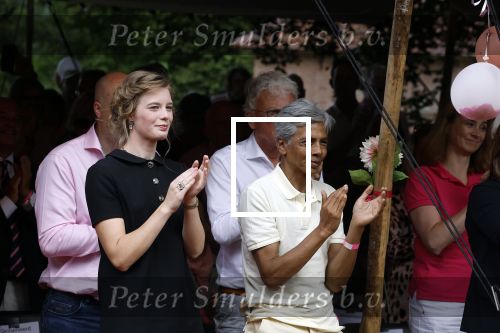 Diepenheim 31 juli 2022
Wibi Soerjadi krijgt na een tuinconcert in de tuin van zij n huis een koninklijke onderscheiding . Zijn nieuwe vriendin Mirthe is aanwezig .