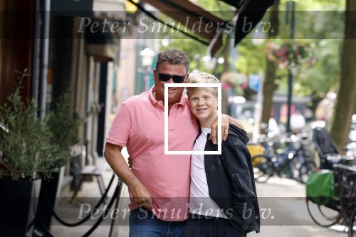 Amsterdam 28 juli 2022
Wolter Kroes met zijn zoon Tom in Amsterdam zuid. Ze hadden samen lekker geluncht bij brasserie v Dam