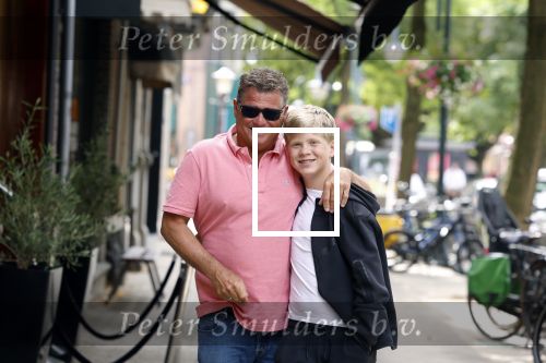 Amsterdam 28 juli 2022
Wolter Kroes met zijn zoon Tom in Amsterdam zuid. Ze hadden samen lekker geluncht bij brasserie v Dam