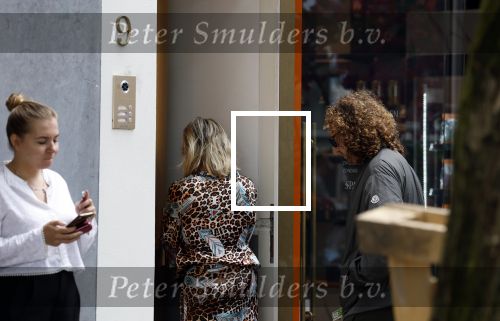 Amsterdam 19 juli 2023
Alice Zegerius gaat met haar zoon haar huyis in Amsterdam zuid binnen