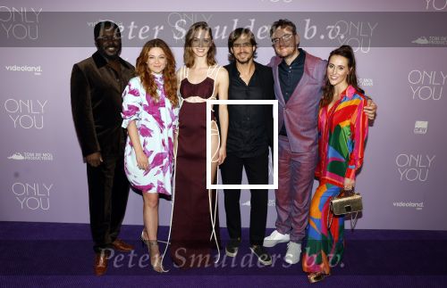 Scheveningen 31 juli 2023
Premiere Only You in Pathe Scheveningen .
Cast V.l.n.r. Andre Dongelmans, Jennifer Welts, Clair Bender, Egbert-Jan Weeber, Jonathan Elbers (regisseur) en Myrthe Burger