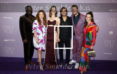 Scheveningen 31 juli 2023
Premiere Only You in Pathe Scheveningen .
Cast V.l.n.r. Andre Dongelmans, Jennifer Welts, Clair Bender, Egbert-Jan Weeber, Jonathan Elbers (regisseur) en Myrthe Burger