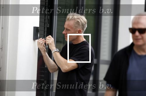Amsterdam 15 16 en 17 juli 2023
Art Rooijakkers en zijn vriendin Karlijn Gudden wonen samen in hun nieuwe huis in Amsterdam zuid.