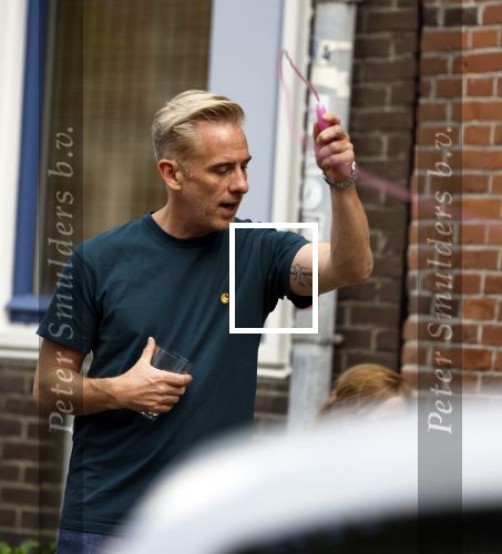 Amsterdam 15 16 en 17 juli 2023
Art Rooijakkers en zijn vriendin Karlijn Gudden wonen samen in hun nieuwe huis in Amsterdam zuid.