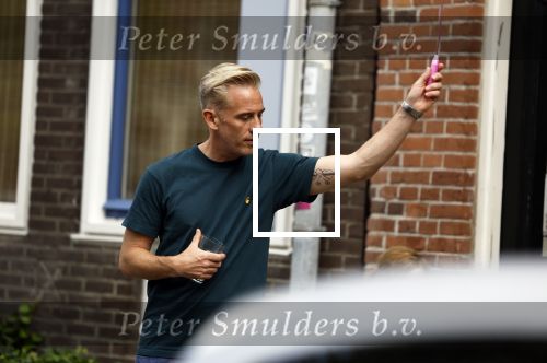 Amsterdam 15 16 en 17 juli 2023
Art Rooijakkers en zijn vriendin Karlijn Gudden wonen samen in hun nieuwe huis in Amsterdam zuid.