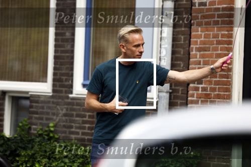 Amsterdam 15 16 en 17 juli 2023
Art Rooijakkers en zijn vriendin Karlijn Gudden wonen samen in hun nieuwe huis in Amsterdam zuid.