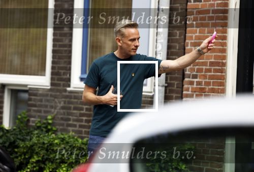 Amsterdam 15 16 en 17 juli 2023
Art Rooijakkers en zijn vriendin Karlijn Gudden wonen samen in hun nieuwe huis in Amsterdam zuid.