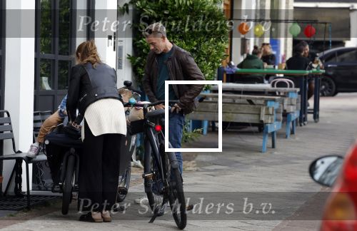 Amsterdam 15 16 en 17 juli 2023
Art Rooijakkers en zijn vriendin Karlijn Gudden wonen samen in hun nieuwe huis in Amsterdam zuid.