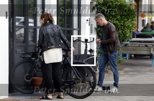 Amsterdam 15 16 en 17 juli 2023
Art Rooijakkers en zijn vriendin Karlijn Gudden wonen samen in hun nieuwe huis in Amsterdam zuid.