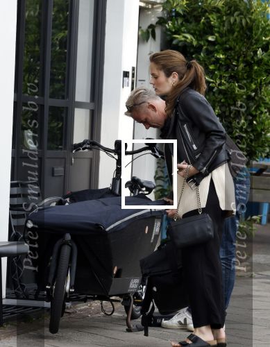 Amsterdam 15 16 en 17 juli 2023
Art Rooijakkers en zijn vriendin Karlijn Gudden wonen samen in hun nieuwe huis in Amsterdam zuid.