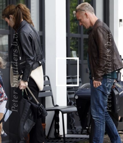 Amsterdam 15 16 en 17 juli 2023
Art Rooijakkers en zijn vriendin Karlijn Gudden wonen samen in hun nieuwe huis in Amsterdam zuid.