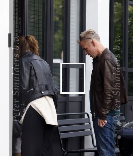 Amsterdam 15 16 en 17 juli 2023
Art Rooijakkers en zijn vriendin Karlijn Gudden wonen samen in hun nieuwe huis in Amsterdam zuid.