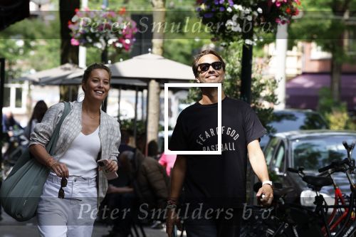 Amsterdam 18 juli 2023
Bas Smit en zijn zus Marielle Smit in Amsterdam zuid