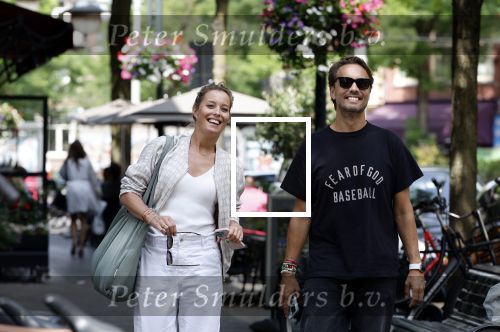 Amsterdam 18 juli 2023
Bas Smit en zijn zus Marielle Smit in Amsterdam zuid
