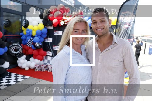 Zandvoort 6 juli 2023
Presentatie Formule 1 F1 spel van Robert Doornbos en Chantal Bles in de box van Redbull op circuitpark Zandvoort. Chahid Charrak en zijn vrouw ( Dutch Perfomante)