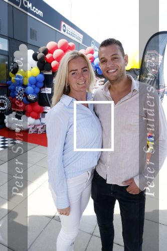 Zandvoort 6 juli 2023
Presentatie Formule 1 F1 spel van Robert Doornbos en Chantal Bles in de box van Redbull op circuitpark Zandvoort. Chahid Charrak en zijn vrouw ( Dutch Perfomante)