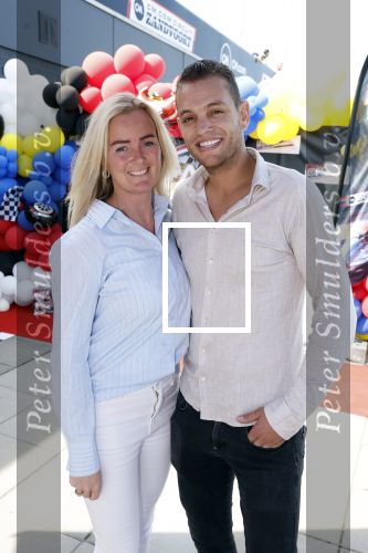 Zandvoort 6 juli 2023
Presentatie Formule 1 F1 spel van Robert Doornbos en Chantal Bles in de box van Redbull op circuitpark Zandvoort. Chahid Charrak en zijn vrouw ( Dutch Perfomante)